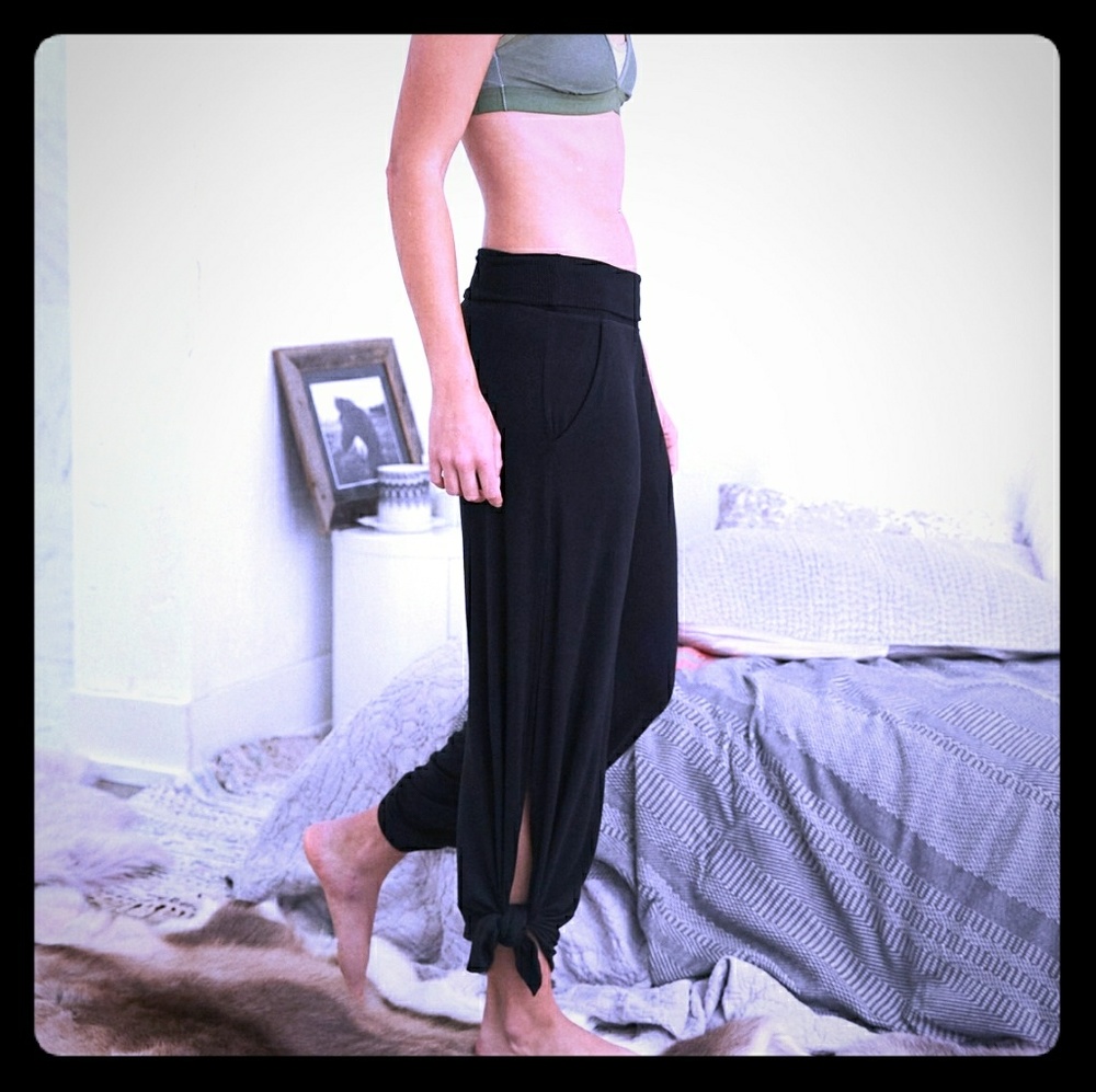 Soft and sexy Aerie two way tie pants